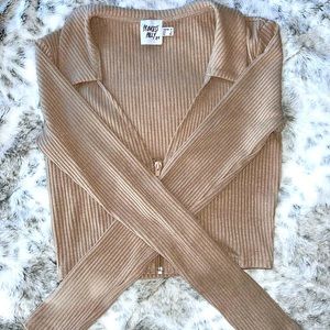 Cropped long sleeve, zipper closure, princess Polly